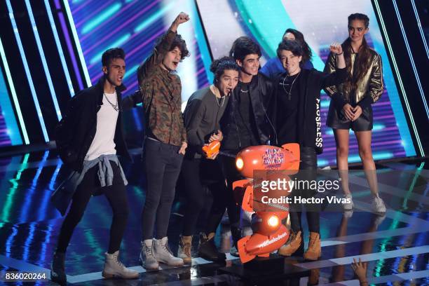 The music band CD9 celebrate after receiving an award during the Nickelodeon Kids' Choice Awards Mexico 2017 at Auditorio Nacional on August 19, 2017...
