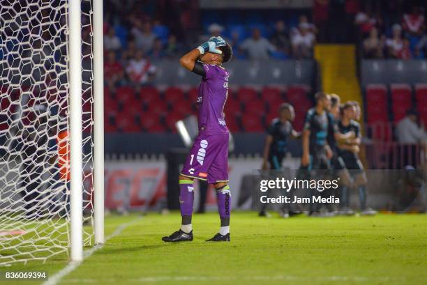 Pedro Gallese of Veracruz reacts during the fifth round match between Veracruz and Queretaro as part of the Torneo Apertura 2017 Liga MX at Luis...