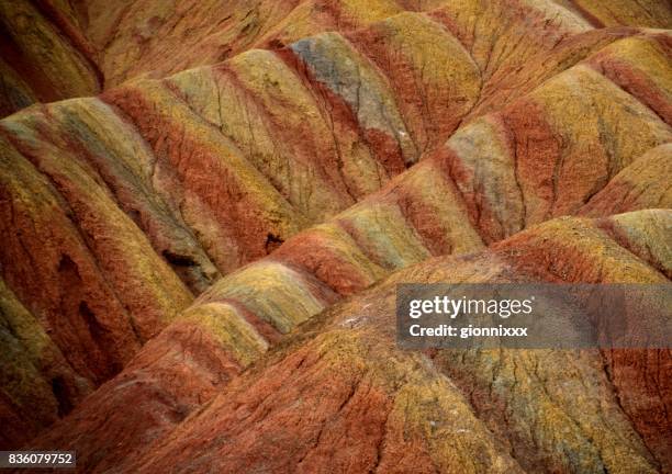 danxia parque geológico de acidente geográfico, zhangye, gansu, china - zhangye - fotografias e filmes do acervo