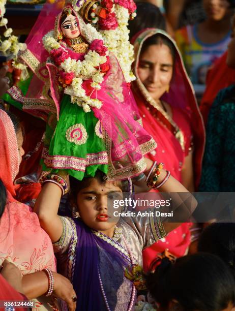 gangaur festival celebrations in udaipur, rajasthan. - gangaur stock pictures, royalty-free photos & images