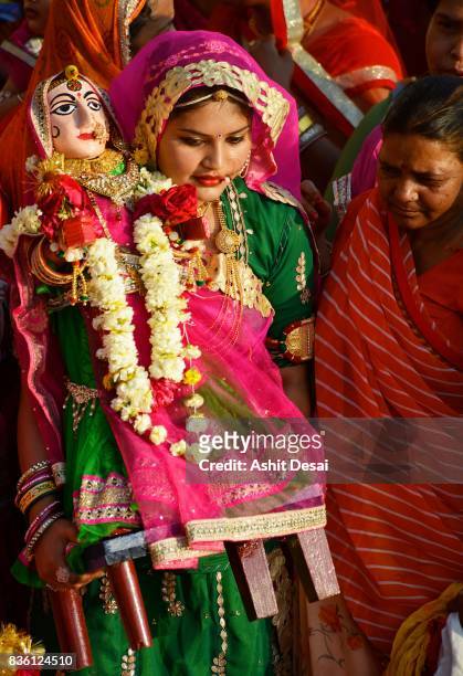 gangaur festival celebrations in udaipur, rajasthan. - gangaur stock pictures, royalty-free photos & images