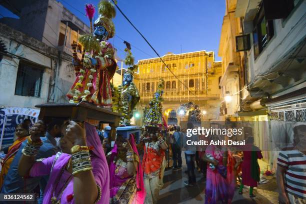 gangaur festival celebrations in udaipur, rajasthan. - gangaur stock pictures, royalty-free photos & images