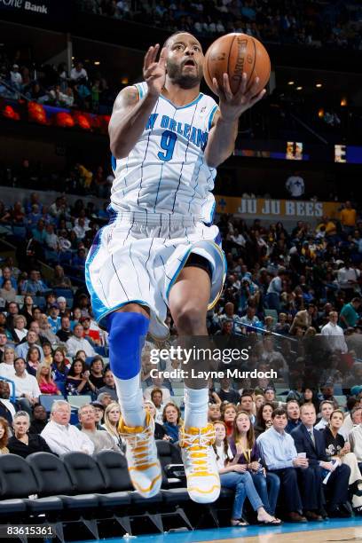 Morris Peterson of the New Orleans Hornets shoots against the Miami Heat on November 8, 2008 at the New Orleans Arena in New Orleans, Louisiana. NOTE...