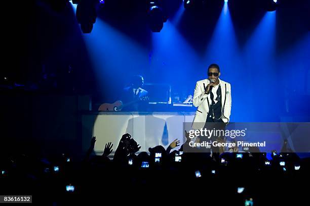 178 One Night One Star Usher Live Show Photos & High Res Pictures