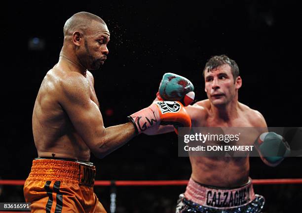 Roy Jones Jr of the US defends against Welshman Joe Calzaghe during their light-heavyweight showdown at Madison Square Garden on November 8, 2008 in...