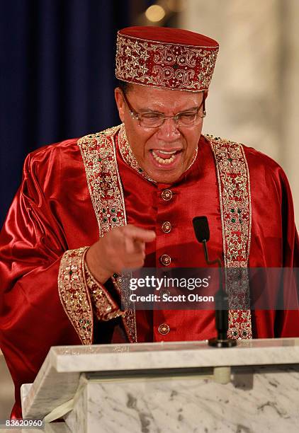 Minister Louis Farrakhan speaks to Nation of Islam followers at Mosque Maryam November 09, 2008 in Chicago, Illinois. During his address Farrakhan...