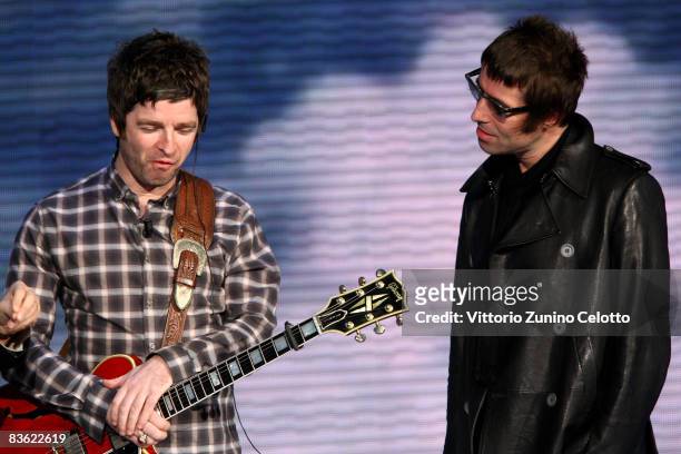 Noel Gallagher and Liam Gallagher "Che Tempo Che Fa" Italian TV Show on November 9, 2008 in Milan, Italy.