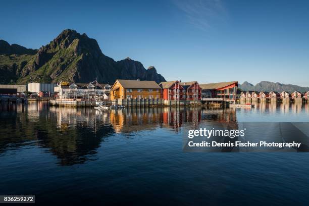 svolvaer mountain view in the evining - northern norway stock-fotos und bilder