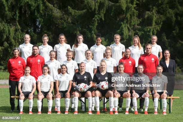 Teamphoto : "nPauline Wimmer , Lina Jubel , Jsamin Jabbes , Johanna Biermann , Shekiera Martinez , Karla Goerlitz , Noreen Guennewig , Julia Gaertner...