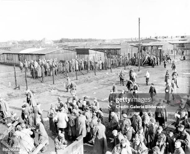Stalag 326, a camp for Soviet prisoner-of-wars in Germany, 1945. The camp, which contained approximately 30,000 Russian POWs was liberated by a US...