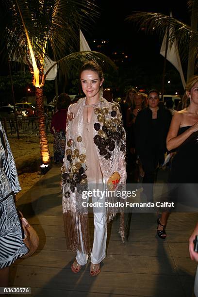 Liticia Birkheur attends the Osklen/Lenny fashion show during Claro Rio Summer at Forte de Copacabana on November 8, 2008 in Rio De Janeiro, Brazil