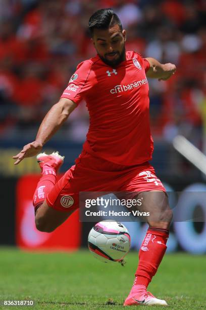 Pedro Canelo of Toluca kicks the ball during the fifth round match between Toluca and Necaxa as part of the Torneo Apertura 2017 Liga MX at Nemesio...