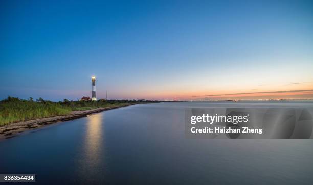fire island vuurtoren - fire eiland kustgebied stockfoto's en -beelden