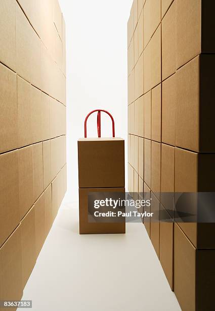 boxes with dolly - footage technique stock pictures, royalty-free photos & images