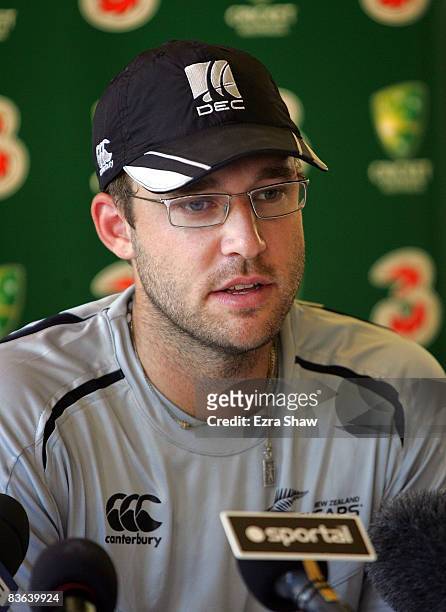 Daniel Vettori speaks to the media during a New Zealand press conference at the Sydney Cricket Ground on November 11, 2008 in Sydney, Australia.