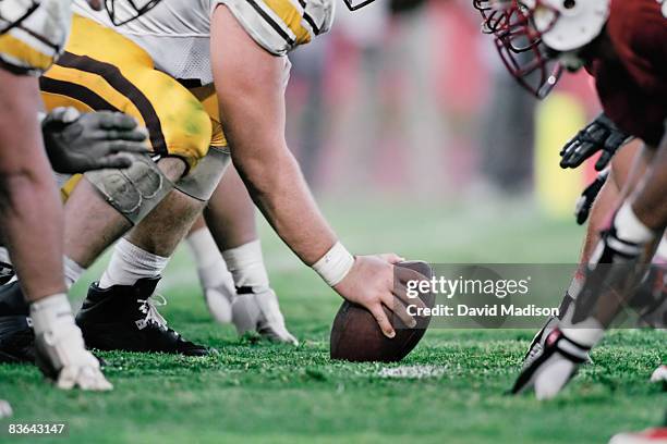 football line of scrimmage - face off sports play stock pictures, royalty-free photos & images