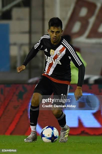 Gonzalo Martinez of River Plate drives the ball during a match between River Plate and Instituto as part of round 16 of Copa Argentina 2017 at Jose...