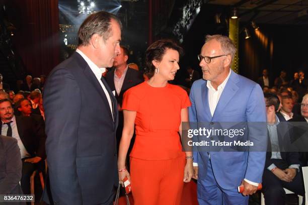 Clemens Toennies, his wife Margit Toennies and Reinhold Beckmann attend the Sport Bild Award on August 21, 2017 in Hamburg, Germany.