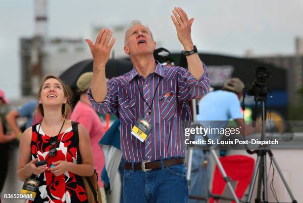 Bruce Rauner Rally Saluki Stadium Photos and Premium High Res Pictures - Getty Images