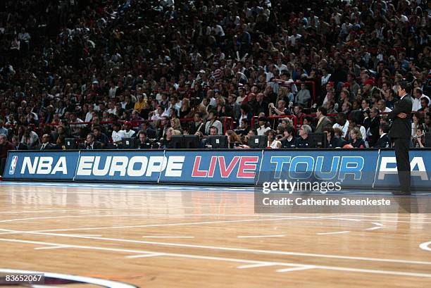 Nba Side Line 16,712 Nba Sideline Stock Photos, High-Res Pictures, and Images - Getty ...