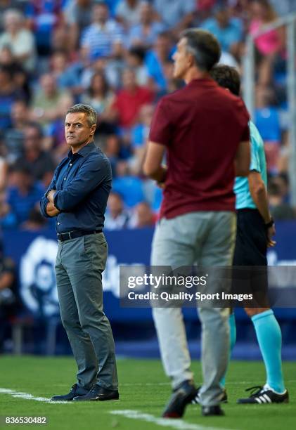 Villarreal CF manager, Fran Escriba reacts during the La Liga match between Levante and Villarreal at Ciutat de Valencia on August 21, 2017 in...