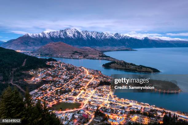 view of queenstown - queenstown stock-fotos und bilder