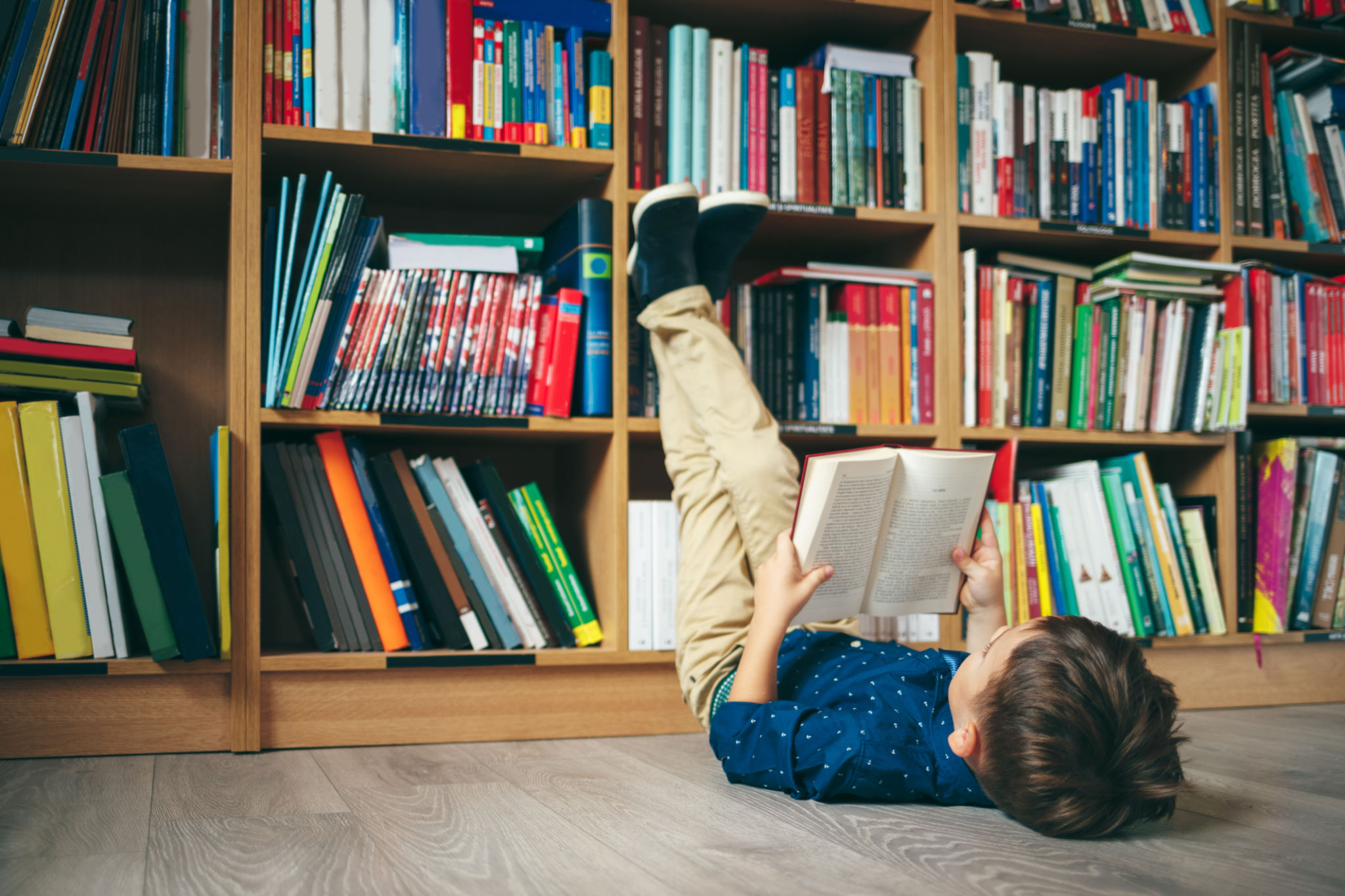 children reading books