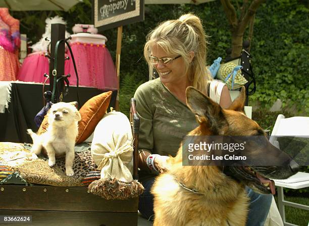 Rachel Hunter and her dogs