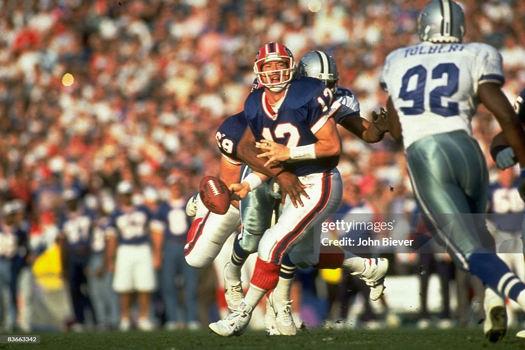 Buffalo Bills QB Jim Kelly in action vs Dallas Cowboys. Pasadena, CA