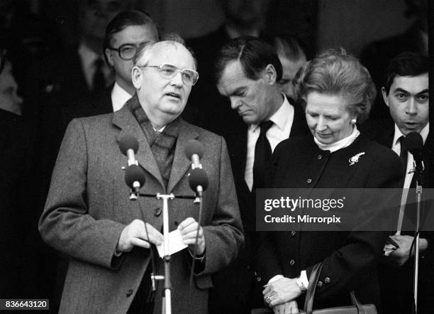 Prime Minister Margaret Thatcher with Soviet leader President Mikhail Gorbachev at RAF base Brize Norton December 1987.