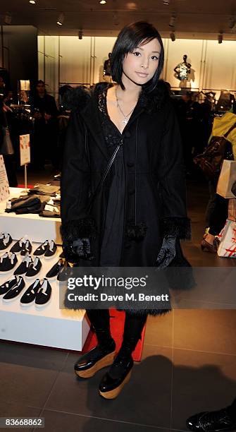 Leah Weller attends the VIP preview of the new Comme Des Garcons collection for H&M, at H&M Regent Street on November 12, 2008 in London, England.