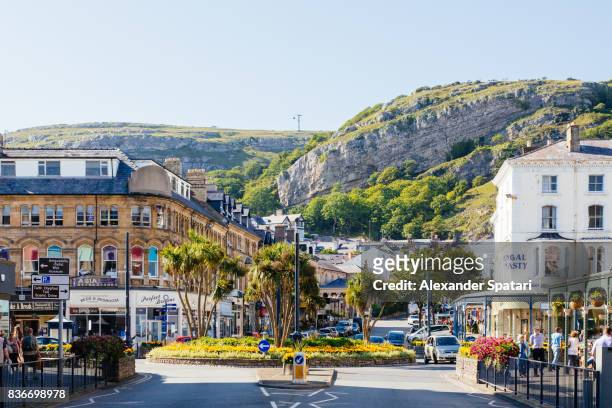 llandudno town and great orme head mountain, north wales, wales, uk - llandudno stock pictures, royalty-free photos & images