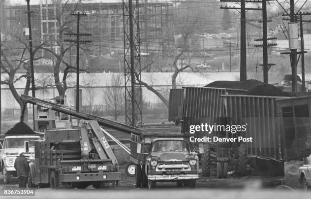 Auto Racks Derailment 23 Auto Derrick T Stock Photos, High-Res Pictures, and Images - Getty ...