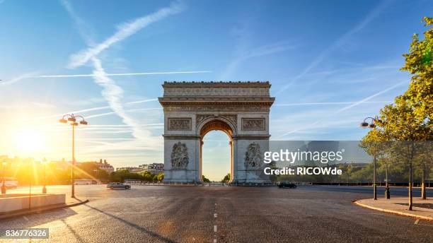 arc de triomphe - place charles de gaulle paris stock-fotos und bilder