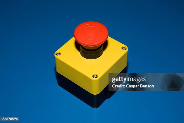 emergency stop button - activation stockfoto's en -beelden