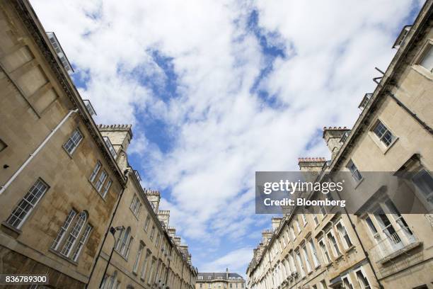 Rows of terraced houses sit on a suburban street in Bath, U.K. On Monday, Aug. 21, 2017. U.K. Property prices stagnated in July as a slump in London...