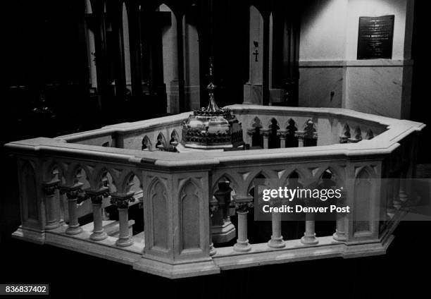 Altar Rail Photos and Premium High Res Pictures - Getty Images