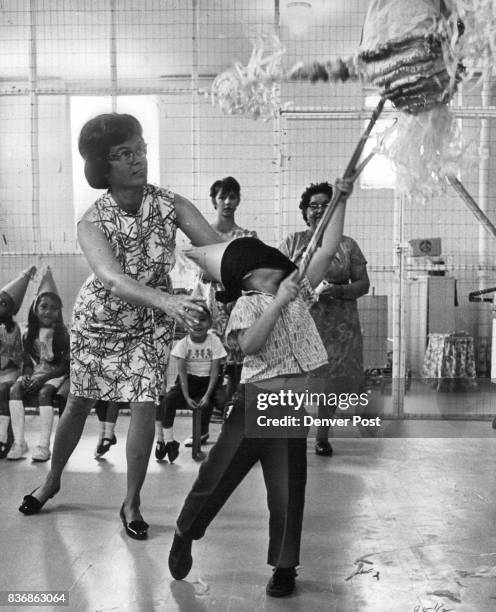 Mrs. Hacker 132 Broken Pinata Stock Photos, High-Res Pictures, and Images - Getty ...