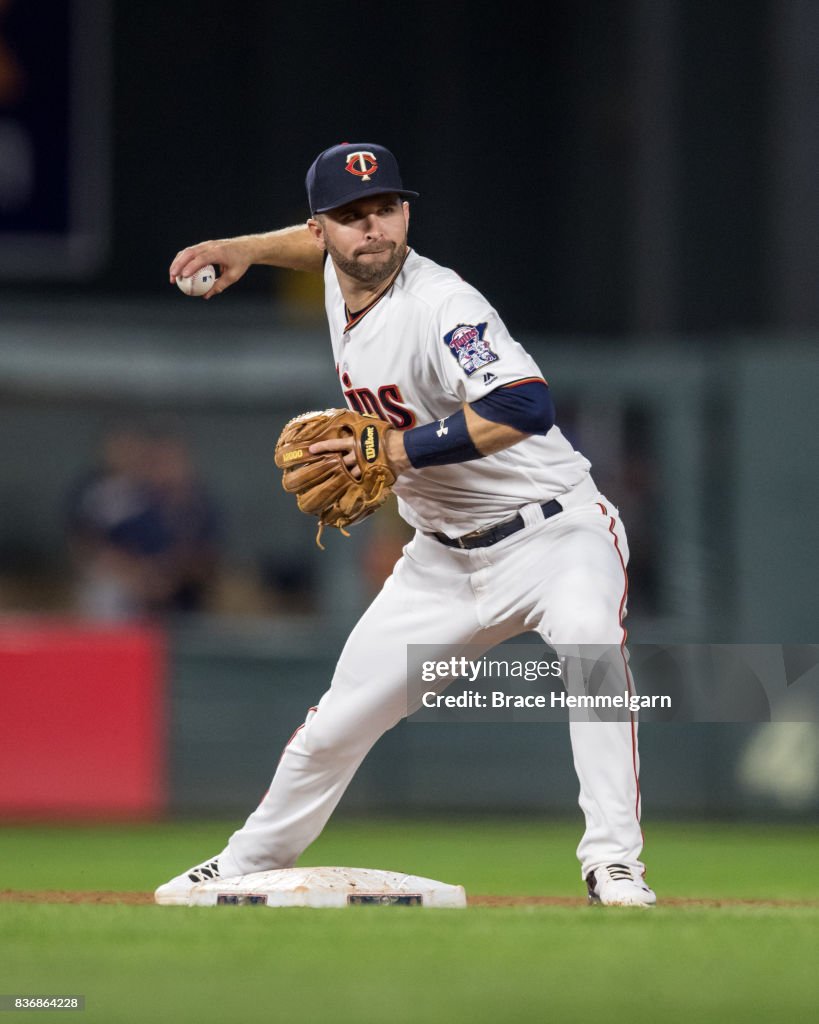 Milwaukee Brewers v Minnesota Twins