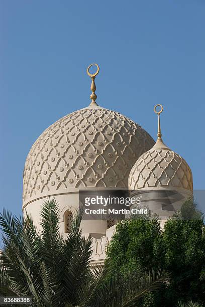 domes of jumeirah mosque - jumeirah mosque stock pictures, royalty-free photos & images