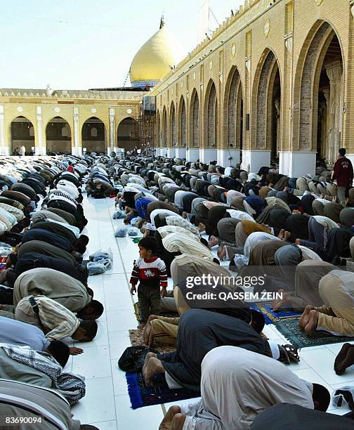 Muslims In Iraq 1,630 Shiite Kufa Stock Photos, High-Res Pictures, and Images - Getty ...