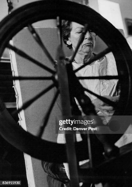 Woman Using Drop Spindle Drop Spindle Photos and Premium High Res Pictures - Getty Images