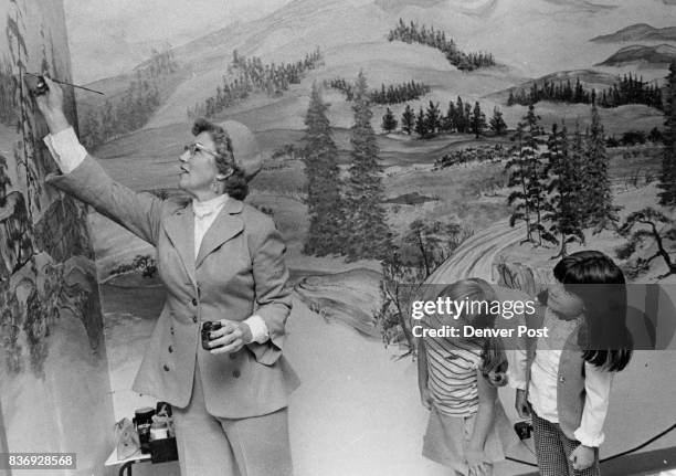 Lisa Rowe Photos and Premium High Res Pictures - Getty Images