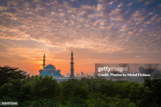 sunrise at federal territory mosque, kuala lumpur, malaysia - federal territory mosque stock pictures, royalty-free photos & images