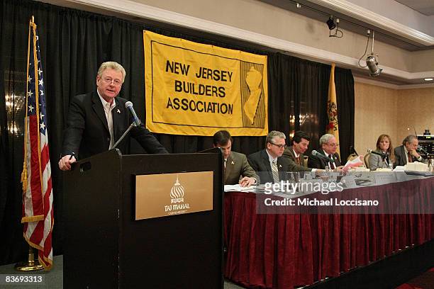 John Hooper addresses the audience while 2007/2008 NJBA President Barry Solondz, NJBA Executive VP Tim Touchey, VP and 2008/2009 NJBA President...