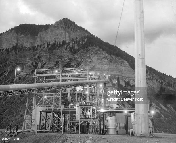 Shale Retort Retort Photos and Premium High Res Pictures - Getty Images
