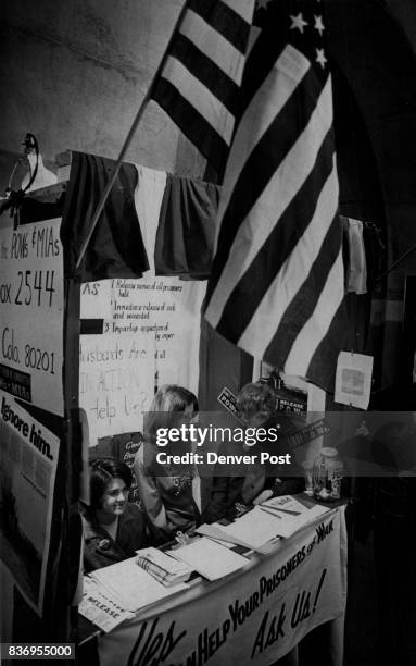 Vietnam * U.S. Troops * Pows Wives seek help for Prisoners of War and Men Missing in Action Mrs. Norma Mitchell, center, and Mrs. Sandra Salzarulo,...