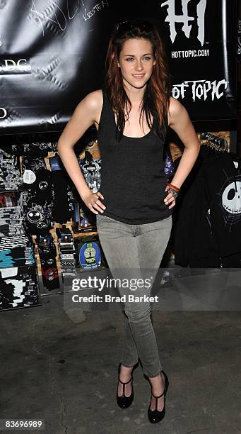 Kristen Stewart attends the release of ''Twilight'' at the Hot Topic at the Garden State Plaza on November 14, 2008 in Paramus, New Jersey.