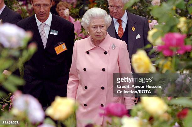 Queen Elizabeth II visits the RHS Chelsea Flower Show in London on May 21, 2007.