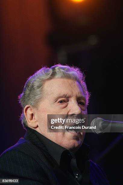 Singer Jerry Lee Lewis performs at the 'Les Legendes Du Rock and Roll' concert at the Zenith on November 14, 2008 in Paris, France.